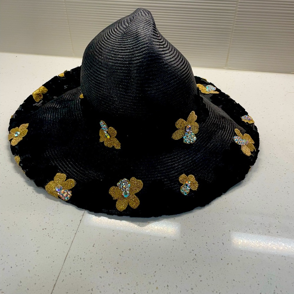 Elegant Black Floral Women's Hat - Picture 3 of 9